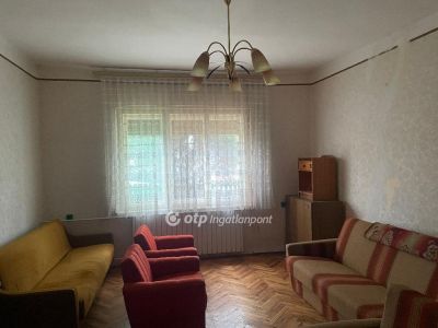 Eladó családi ház Adács