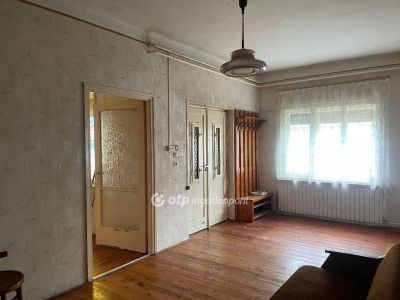 Eladó családi ház Adács