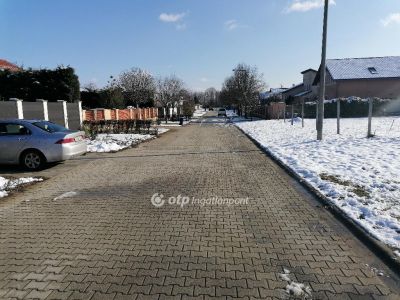 Eladó lakóövezeti telek Debrecen