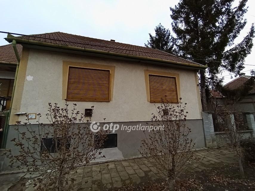 Eladó családi ház Hatvan