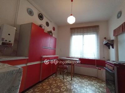 Eladó családi ház Hatvan