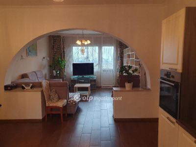 Eladó családi ház Forró