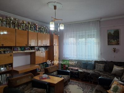 Eladó családi ház Makó