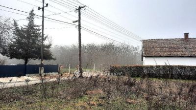 Eladó nyaraló Tápiószőlős
