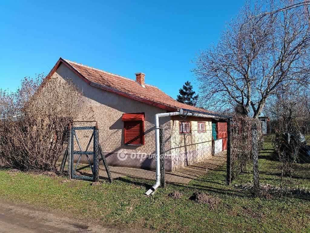 Eladó családi ház Hajdúböszörmény