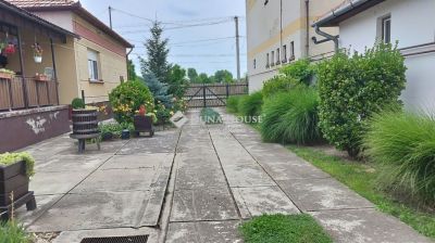 Eladó családi ház Jászkarajenő
