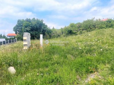 Eladó üdülőövezeti telek Szentendre