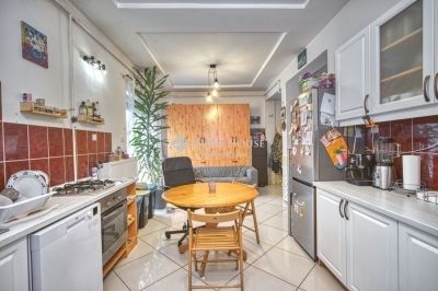 Eladó családi ház Budapest