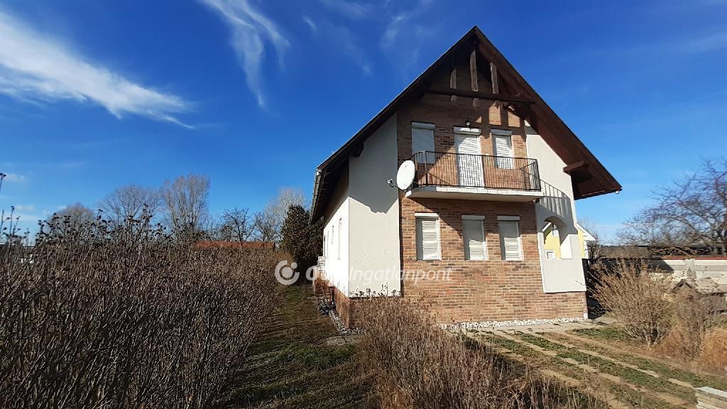 Eladó nyaraló Siófok