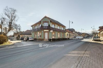 Eladó utcai bejáratú üzlethelység Pilisvörösvár