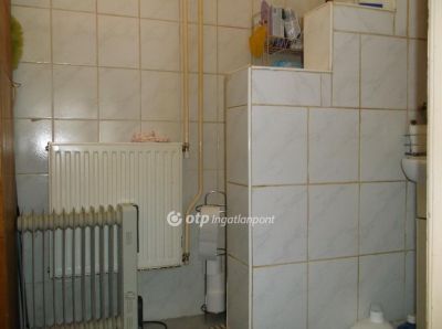 Eladó családi ház Karácsond