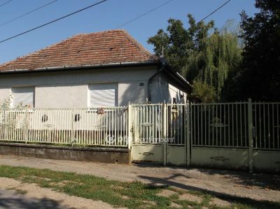 Eladó családi ház Karácsond