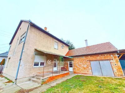 Eladó családi ház Abony
