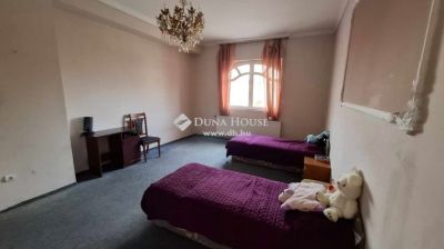Eladó családi ház Budapest