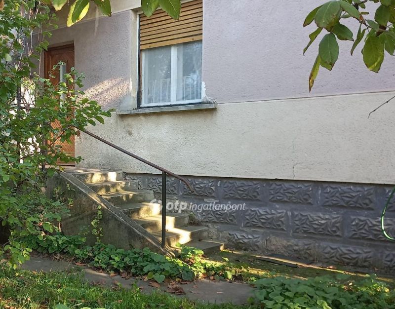 Eladó családi ház Jászkisér