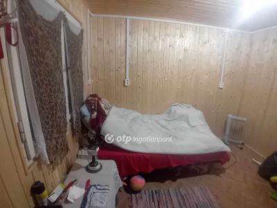 Eladó nyaraló Tóalmás