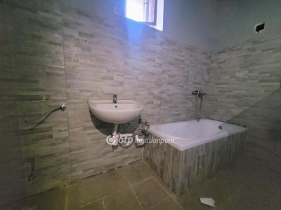 Eladó lakás Nagyszénás