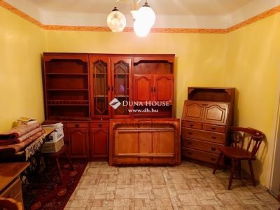 Eladó családi ház Tápiószentmárton