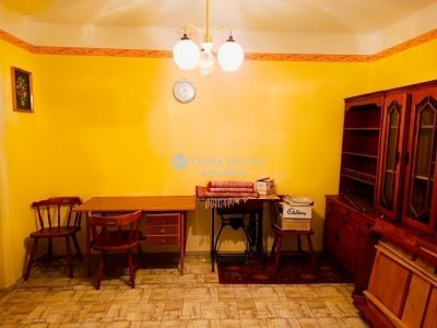 Eladó családi ház Tápiószentmárton