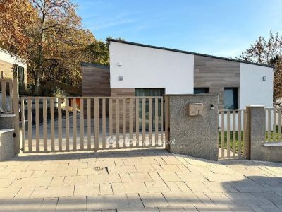 Eladó családi ház Remeteszőlős