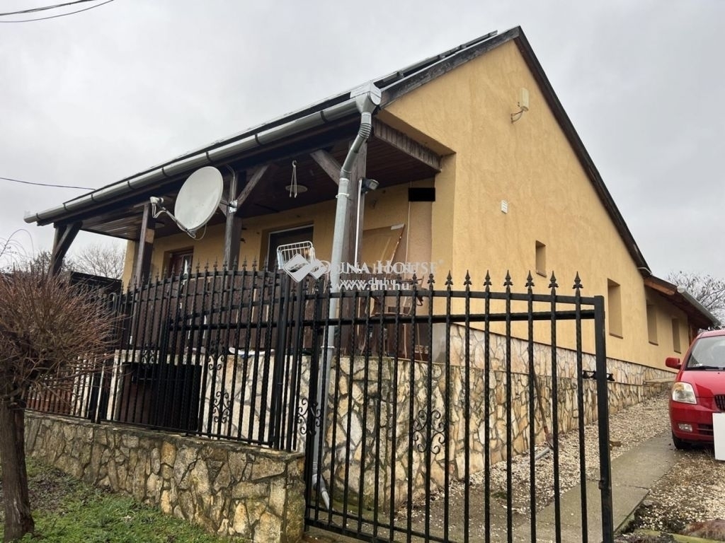 Eladó családi ház Kóka