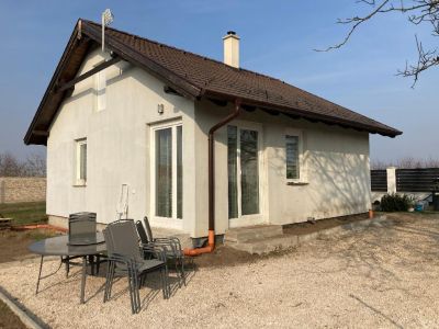 Eladó családi ház Kápolnásnyék