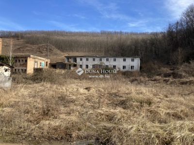 Eladó külterületi telek Dorogháza