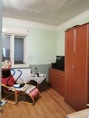 Eladó családi ház Tát