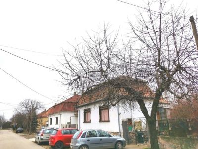 Eladó családi ház Tát
