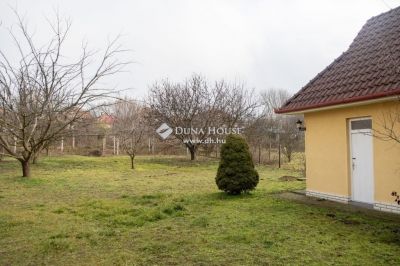 Eladó családi ház Dány