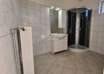 Eladó családi ház Boldog