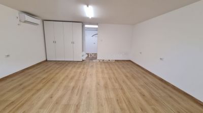 Eladó családi ház Boldog