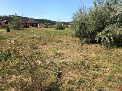 Eladó lakóövezeti telek Velence