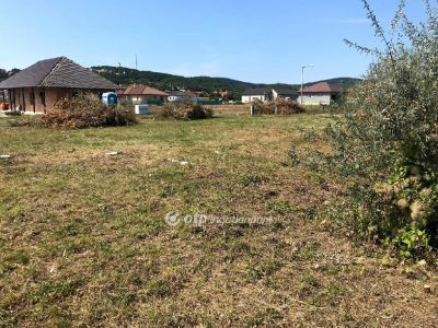 Eladó lakóövezeti telek Velence
