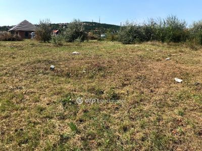 Eladó lakóövezeti telek Velence
