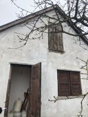 Eladó üdülőövezeti telek Bicske