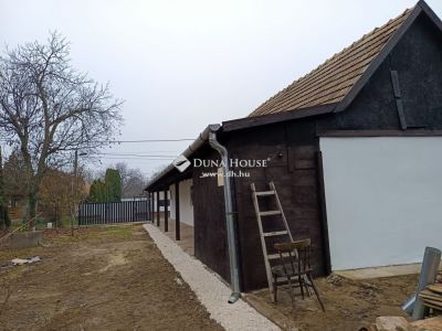 Eladó családi ház Tápióság