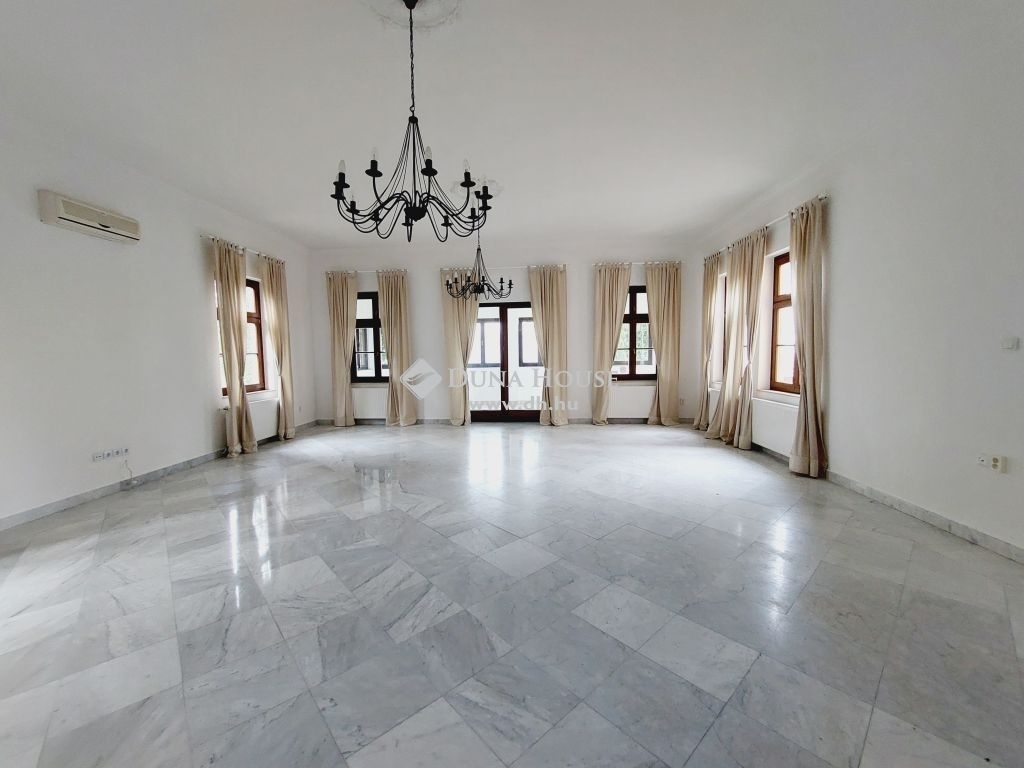 Kiadó családi ház Budapest