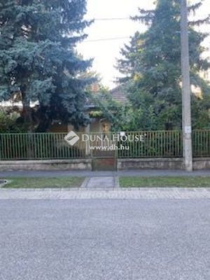 Eladó családi ház Budapest