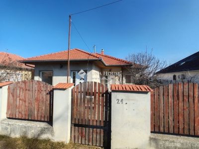 Eladó családi ház Délegyháza