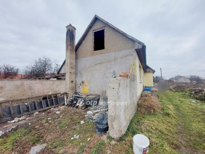 Eladó családi ház Aszaló