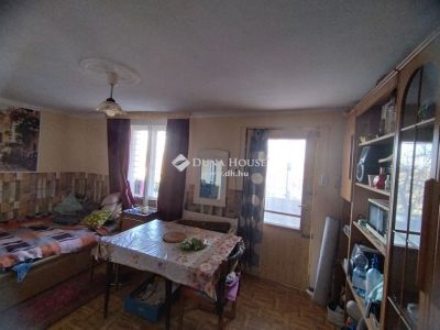 Eladó családi ház Adony