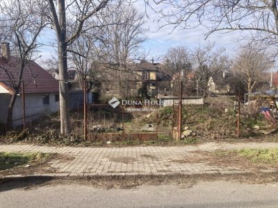 Eladó lakóövezeti telek Dunaújváros