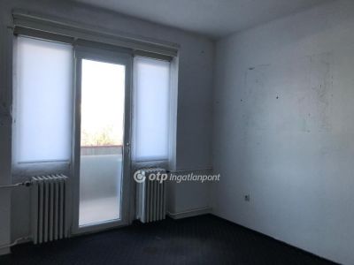 Kiadó ipari terület Komló