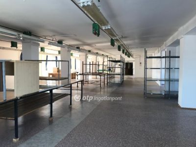 Kiadó ipari terület Komló
