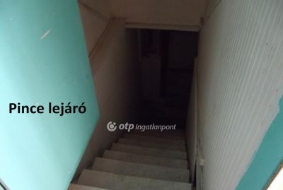 Eladó utcai bejáratú üzlethelység Szigetszentmiklós