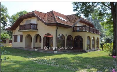 Eladó családi ház Monor