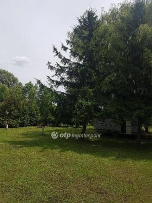 Eladó lakóövezeti telek Balatonfenyves