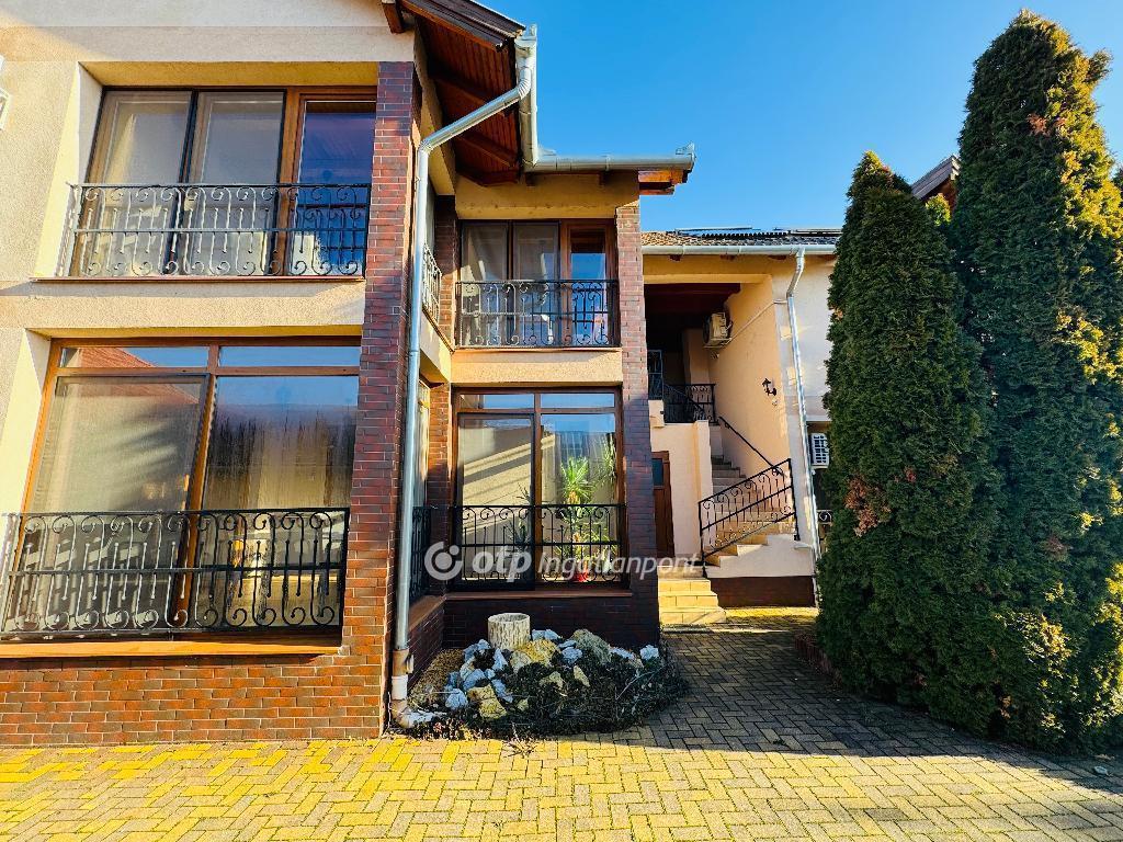 Eladó szálloda, hotel, panzió Hajdúszoboszló