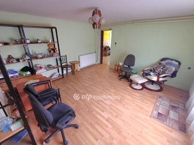 Eladó családi ház Baja